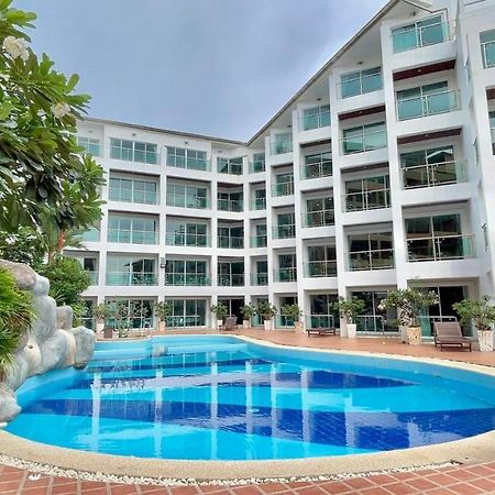 Dragon Beach Resort , Jomtien Beach Pattaya Exterior photo
