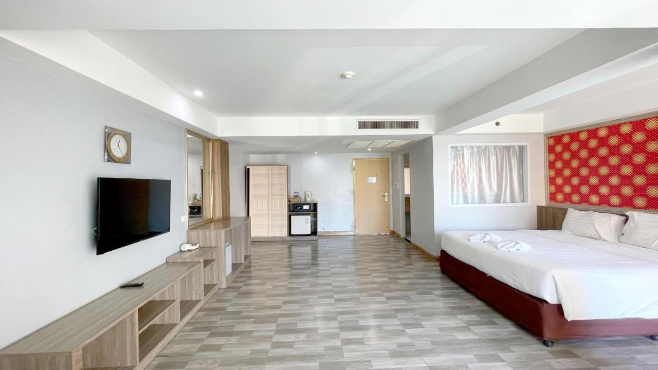 Dragon Beach Resort , Jomtien Beach Pattaya Exterior photo