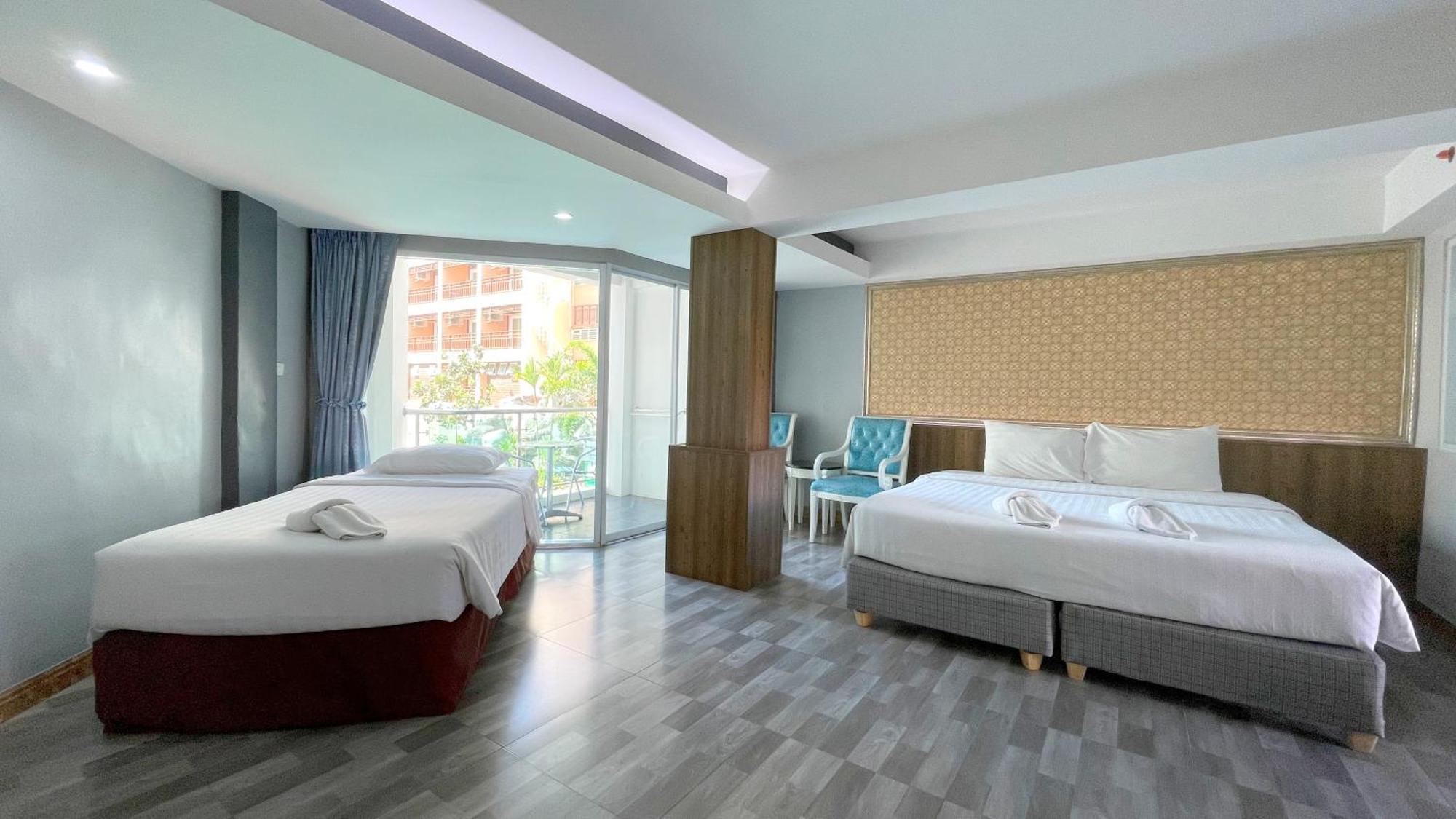 Dragon Beach Resort , Jomtien Beach Pattaya Exterior photo