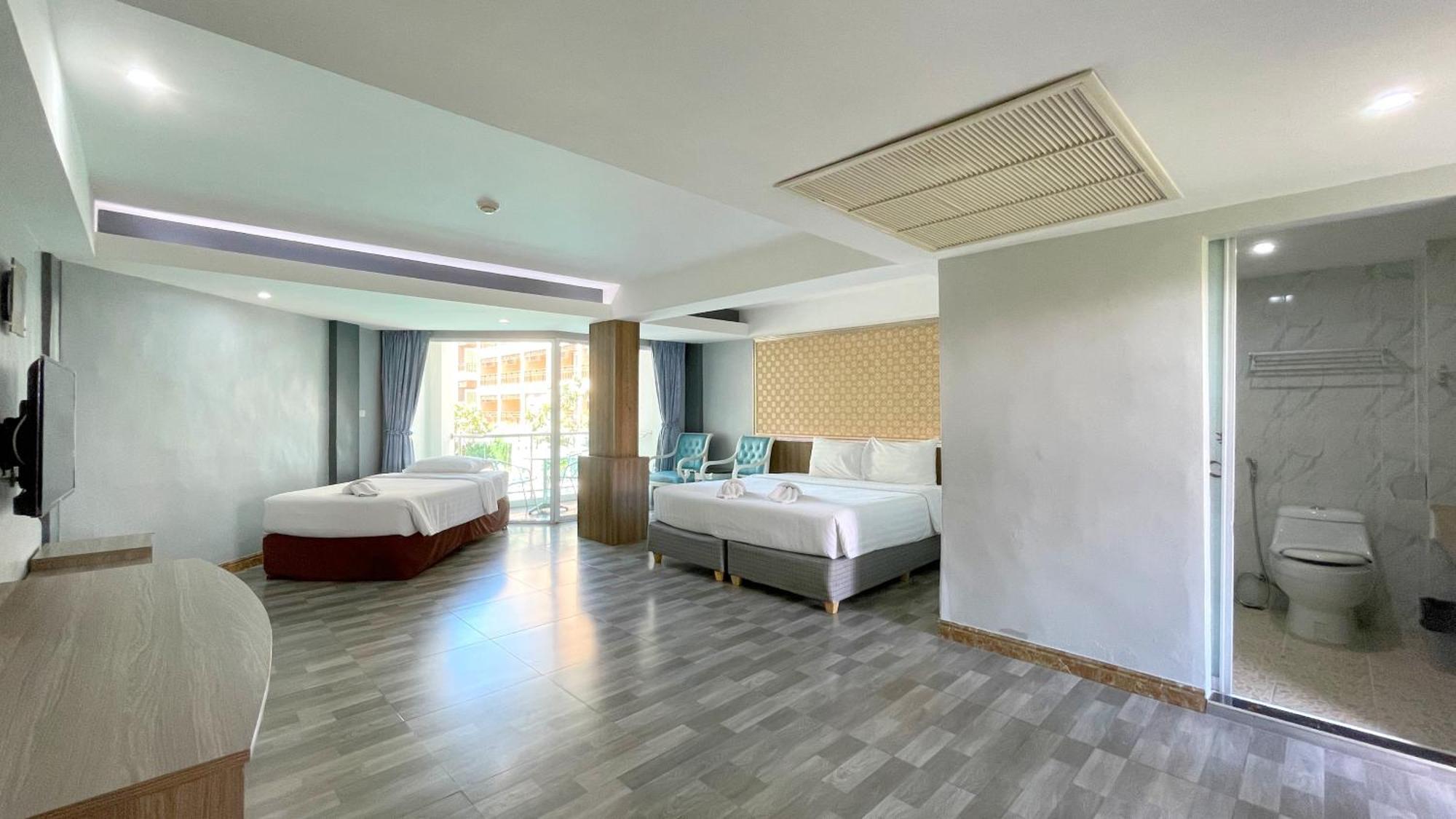 Dragon Beach Resort , Jomtien Beach Pattaya Exterior photo