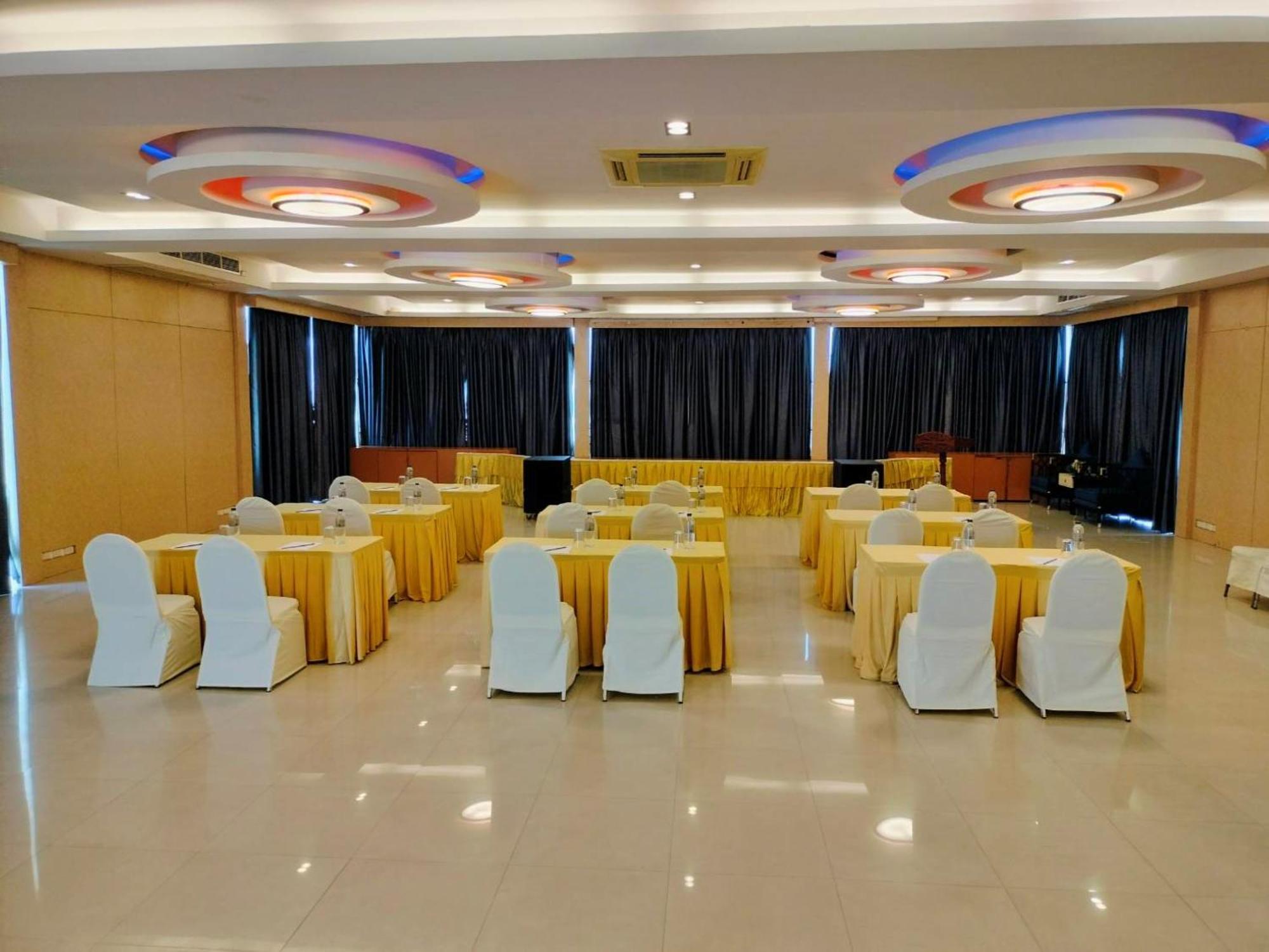 Dragon Beach Resort , Jomtien Beach Pattaya Exterior photo