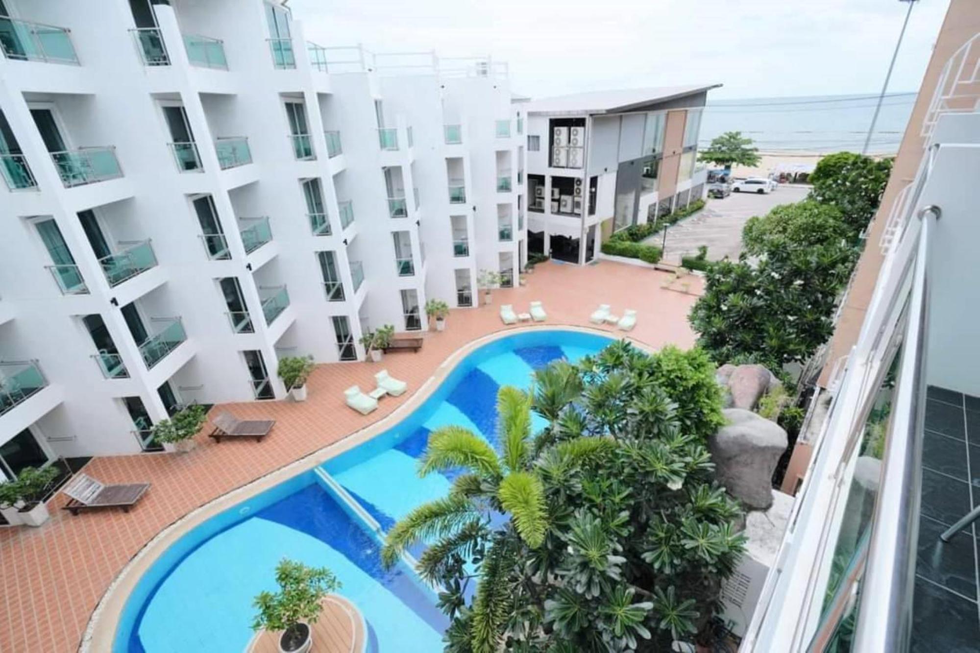 Dragon Beach Resort , Jomtien Beach Pattaya Exterior photo