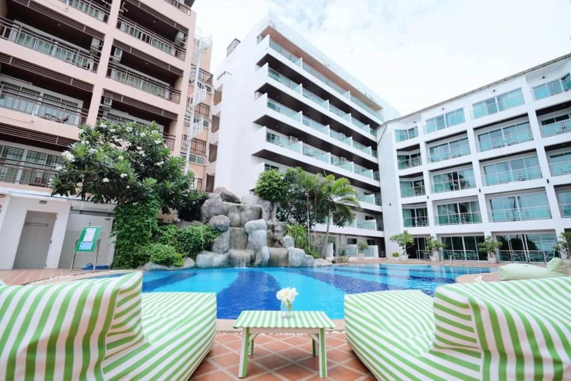 Dragon Beach Resort , Jomtien Beach Pattaya Exterior photo