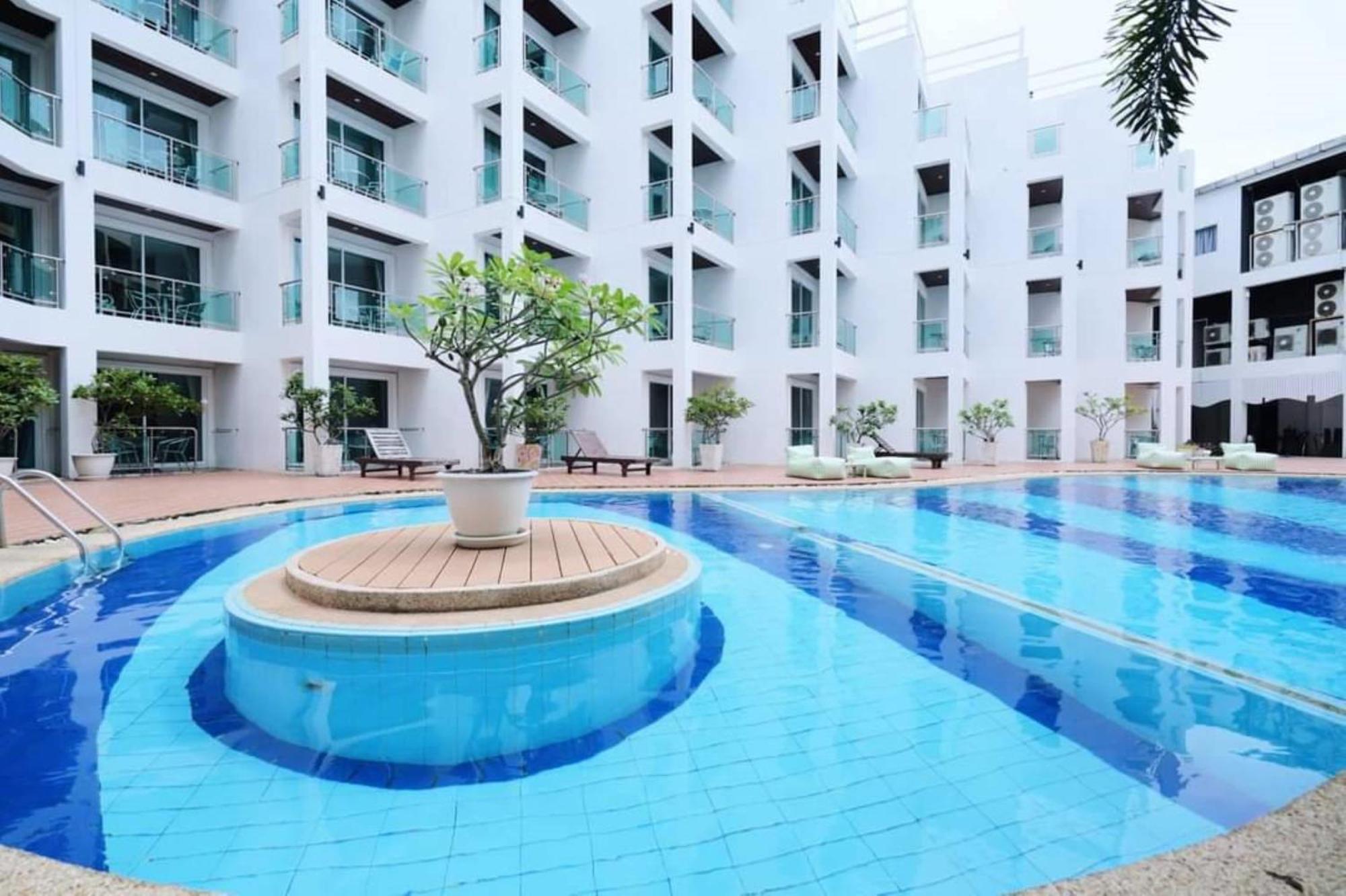 Dragon Beach Resort , Jomtien Beach Pattaya Exterior photo